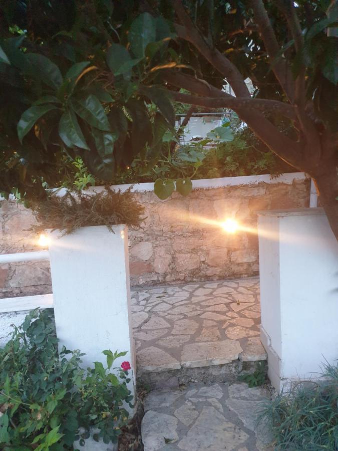 Maison d'hôtes Rosemary House à Saranda Extérieur photo