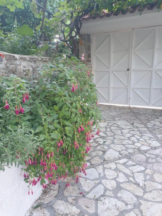 Maison d'hôtes Rosemary House à Saranda Extérieur photo