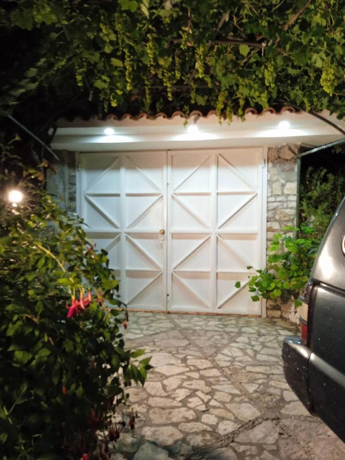 Maison d'hôtes Rosemary House à Saranda Extérieur photo